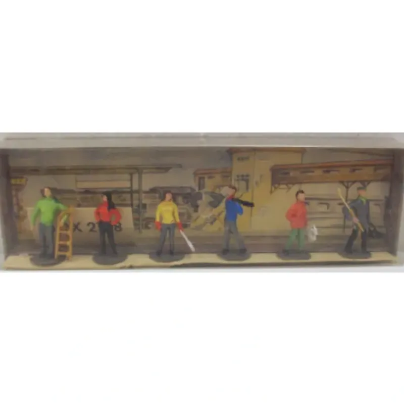 Trains*Merten 2138 HO Winter Sports Passengers Figures (Set of 6) - Model Train Junction: Quality Parts and Art Supplies